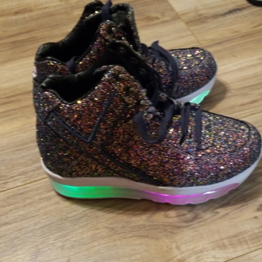 Purple Glitter YRU Qozmo Light Up Tennis Shoes